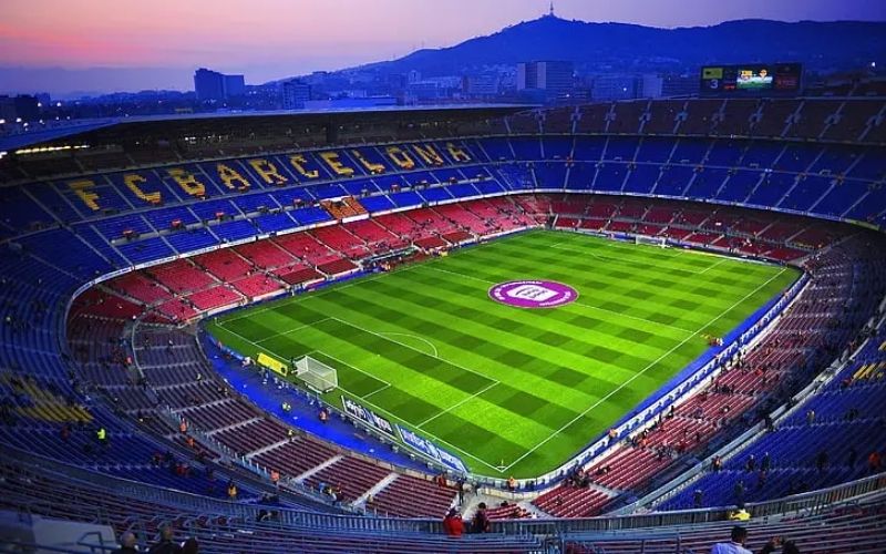 Chi tiết quy định về kích thước mặt sân bóng đá 11 người chuẩn FIFA