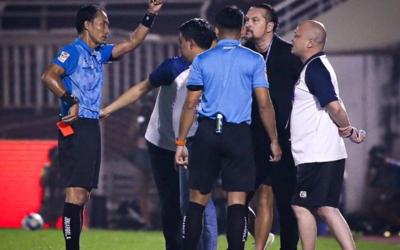 Cơ chế tâm lý vô thức và hiện tượng thiên vị theo ngữ cảnh