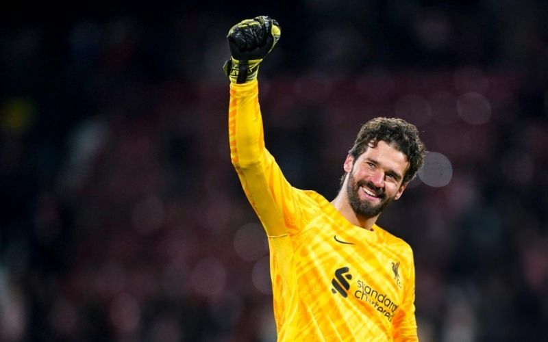 Alisson Becker và những pha cứu thua xuất thần mang về chiến thắng